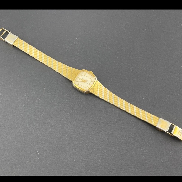 Vintage Wrist Watch Pierre Cardin Women's Quartz Gold tone small Square Bezel - Picture 6 of 13